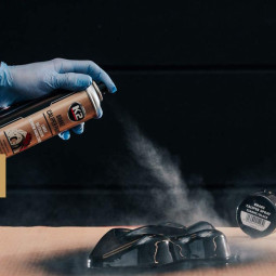 K2 Bromsoksfärg SVART 400 ml Sprayburk (Deep Black)